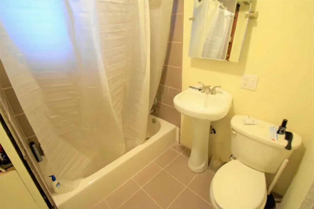 3 bed, 1 bath apartment for rent at 505 Washington St Unit 2, Brighton — photo 10 of 12