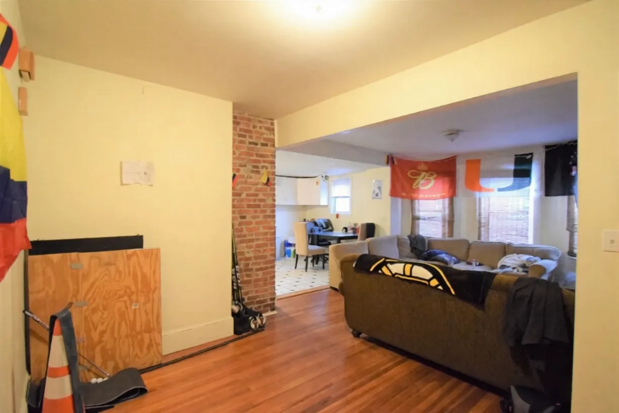 3 bed, 1 bath apartment for rent at 505 Washington St Unit 2, Brighton — photo 2 of 12