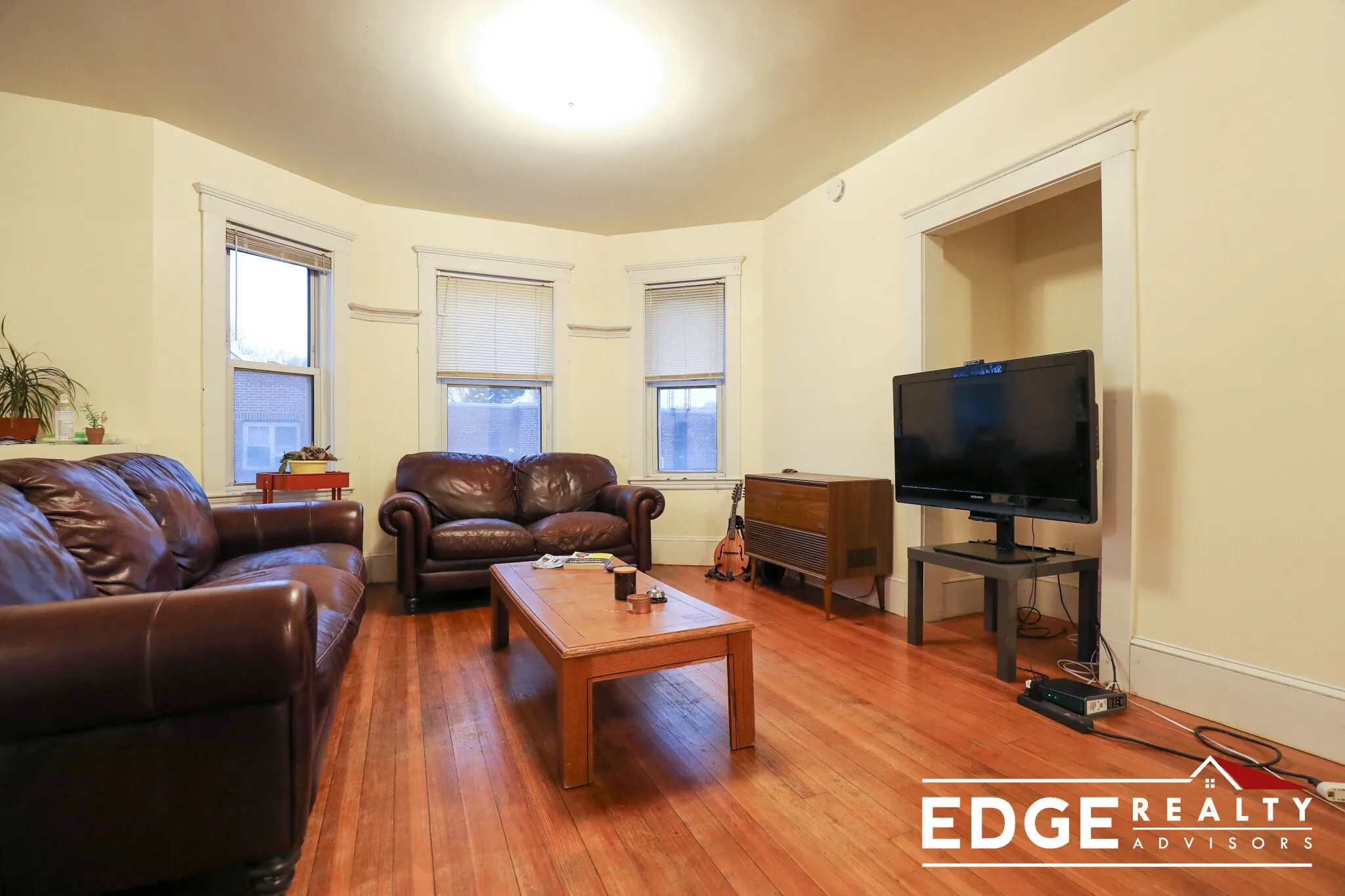3 bed, 1 bath apartment for rent at 505 Washington St Unit 3, Brighton — photo 2 of 10