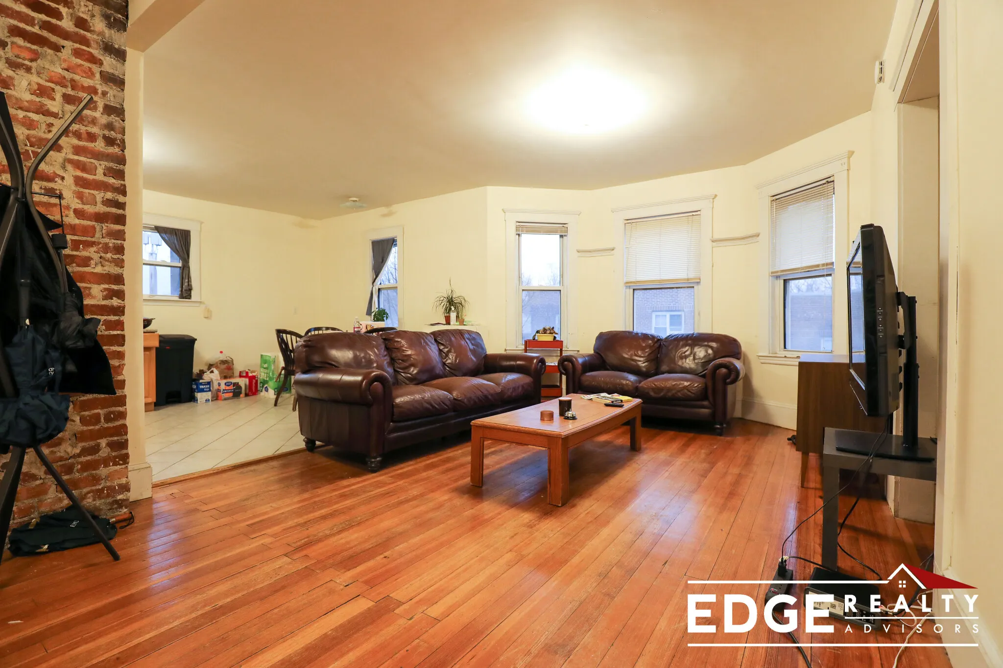 3 bed, 1 bath apartment for rent at 505 Washington St Unit 3, Brighton — photo 1 of 10