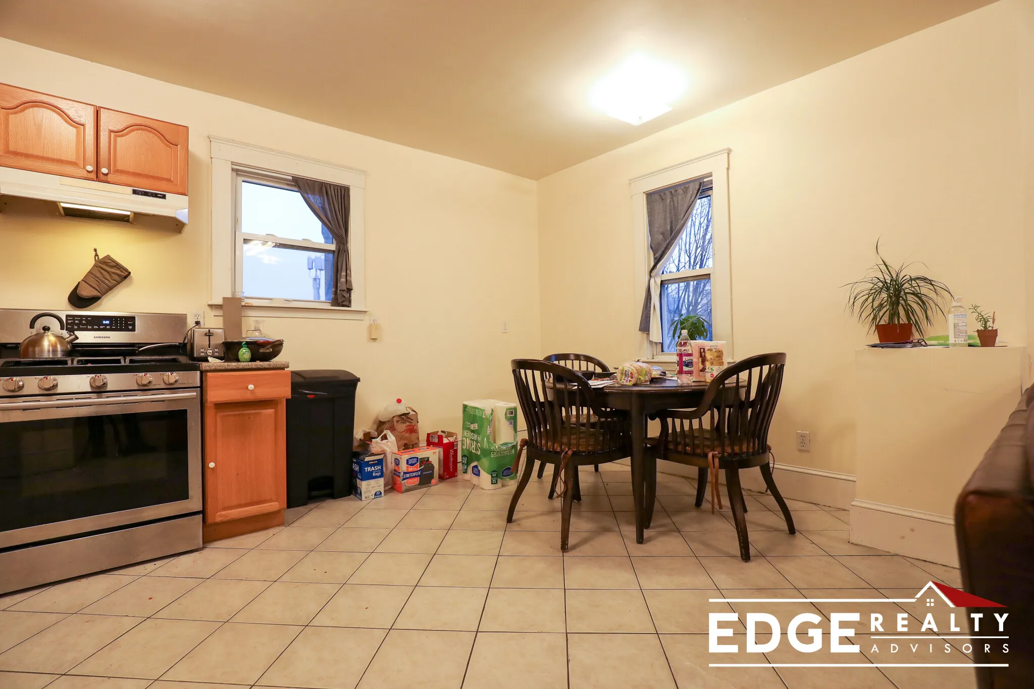 3 bed, 1 bath apartment for rent at 505 Washington St Unit 3, Brighton — photo 3 of 10