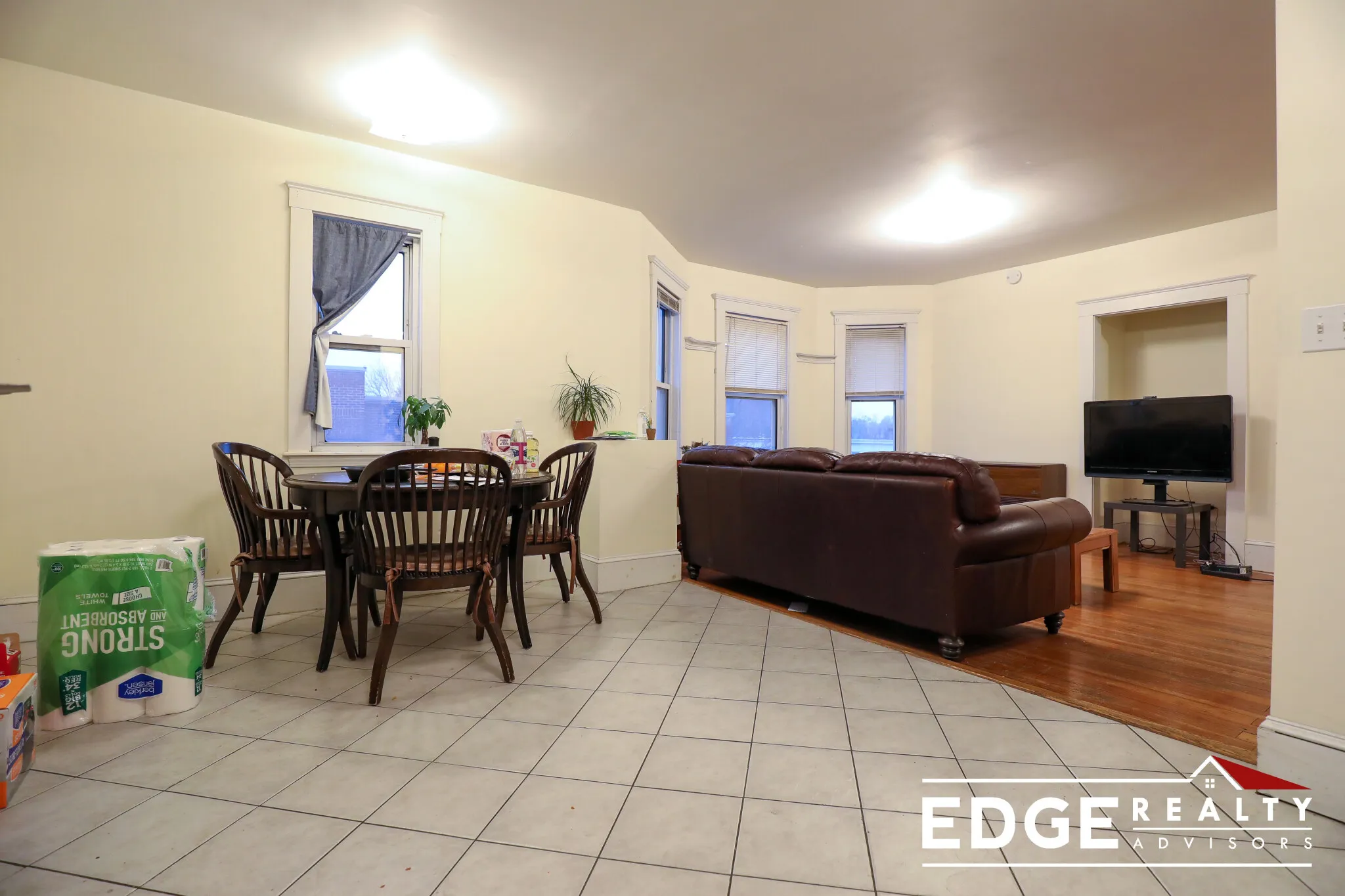 3 bed, 1 bath apartment for rent at 505 Washington St Unit 3, Brighton — photo 6 of 10