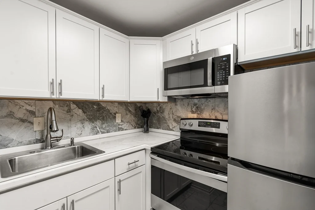 1 bed, 1 bath apartment for rent at 5050 Washington St Unit 216, West Roxbury — photo 8 of 14