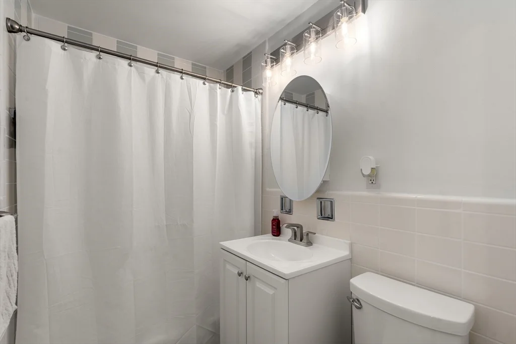 1 bed, 1 bath apartment for rent at 5050 Washington St Unit 216, West Roxbury — photo 6 of 14