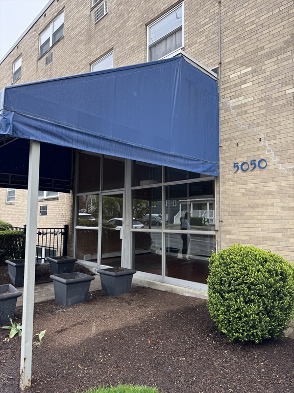 1 bed, 1 bath apartment for rent at 5050 Washington St Unit 217, West Roxbury — photo 2 of 17