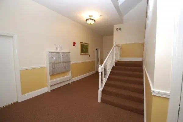 Studio bed, 1 bath apartment for rent at 506 Beacon St Unit 13, Back Bay — photo 5 of 5