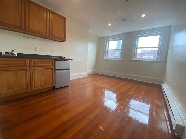 Studio bed, 1 bath apartment for rent at 506 Beacon St Unit 13, Back Bay — photo 2 of 5
