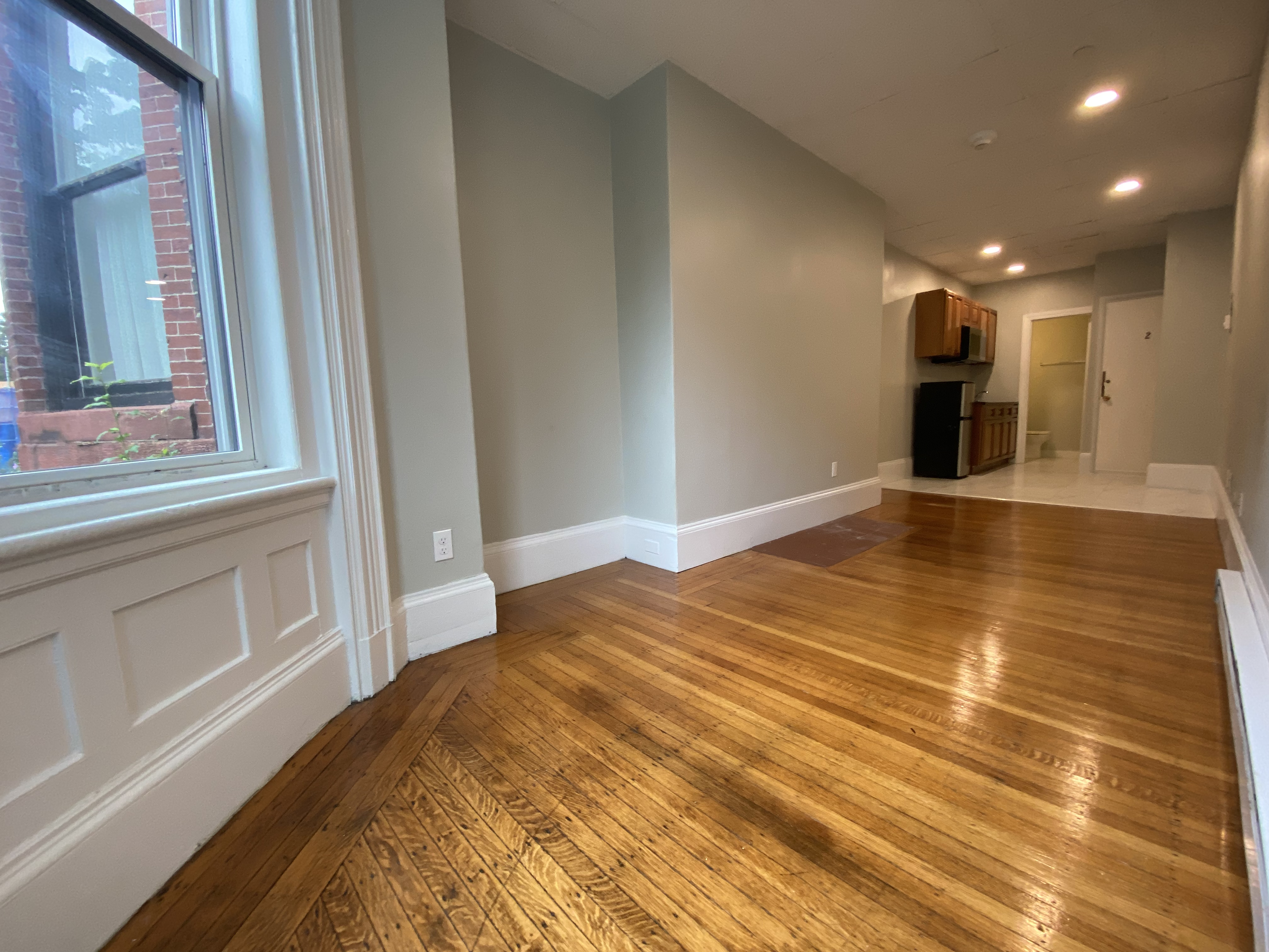 Studio bed, 1 bath apartment for rent at 506 Beacon St Unit 2, Back Bay — photo 1 of 10