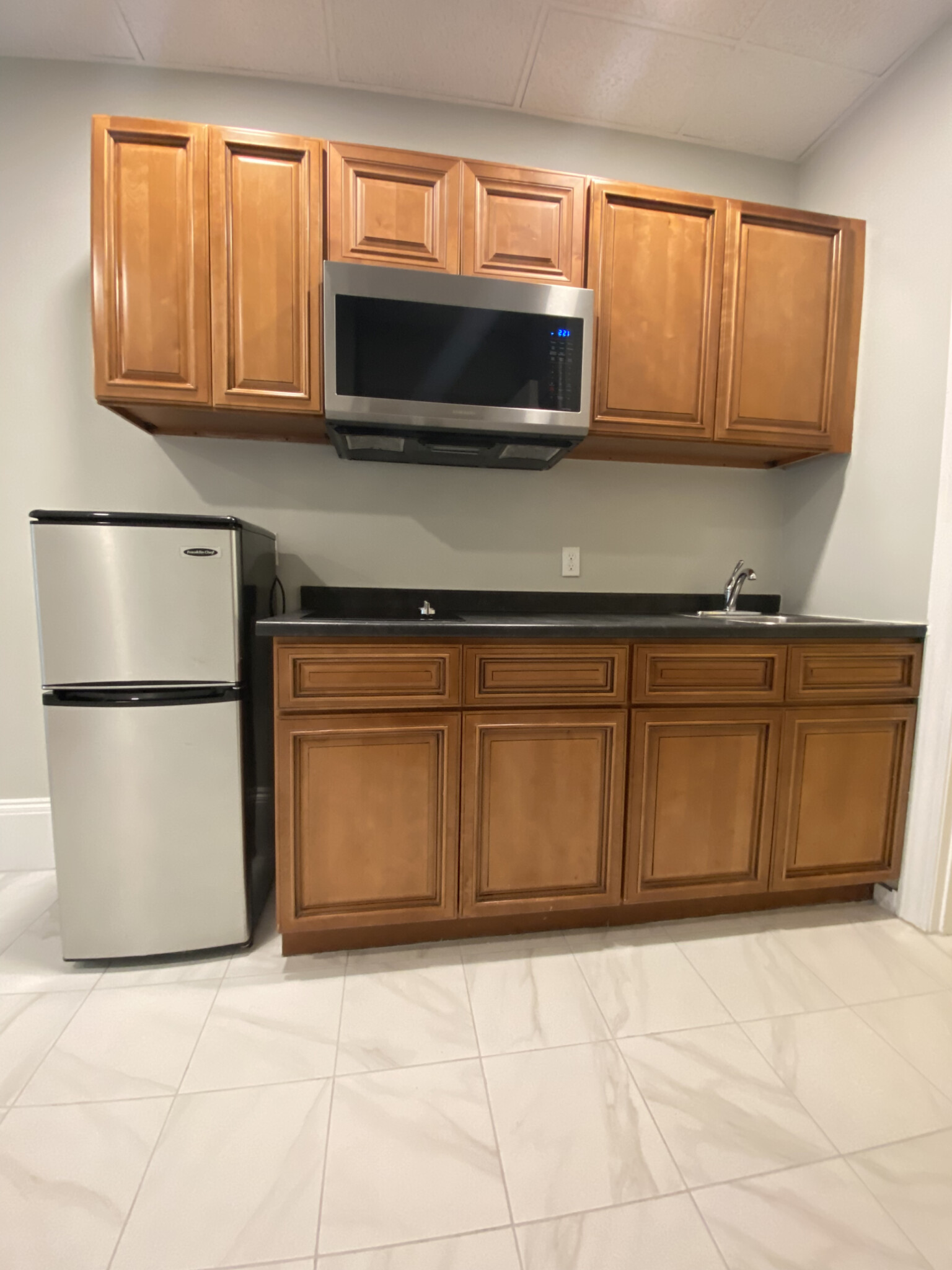 Studio bed, 1 bath apartment for rent at 506 Beacon St Unit 2, Back Bay — photo 4 of 10