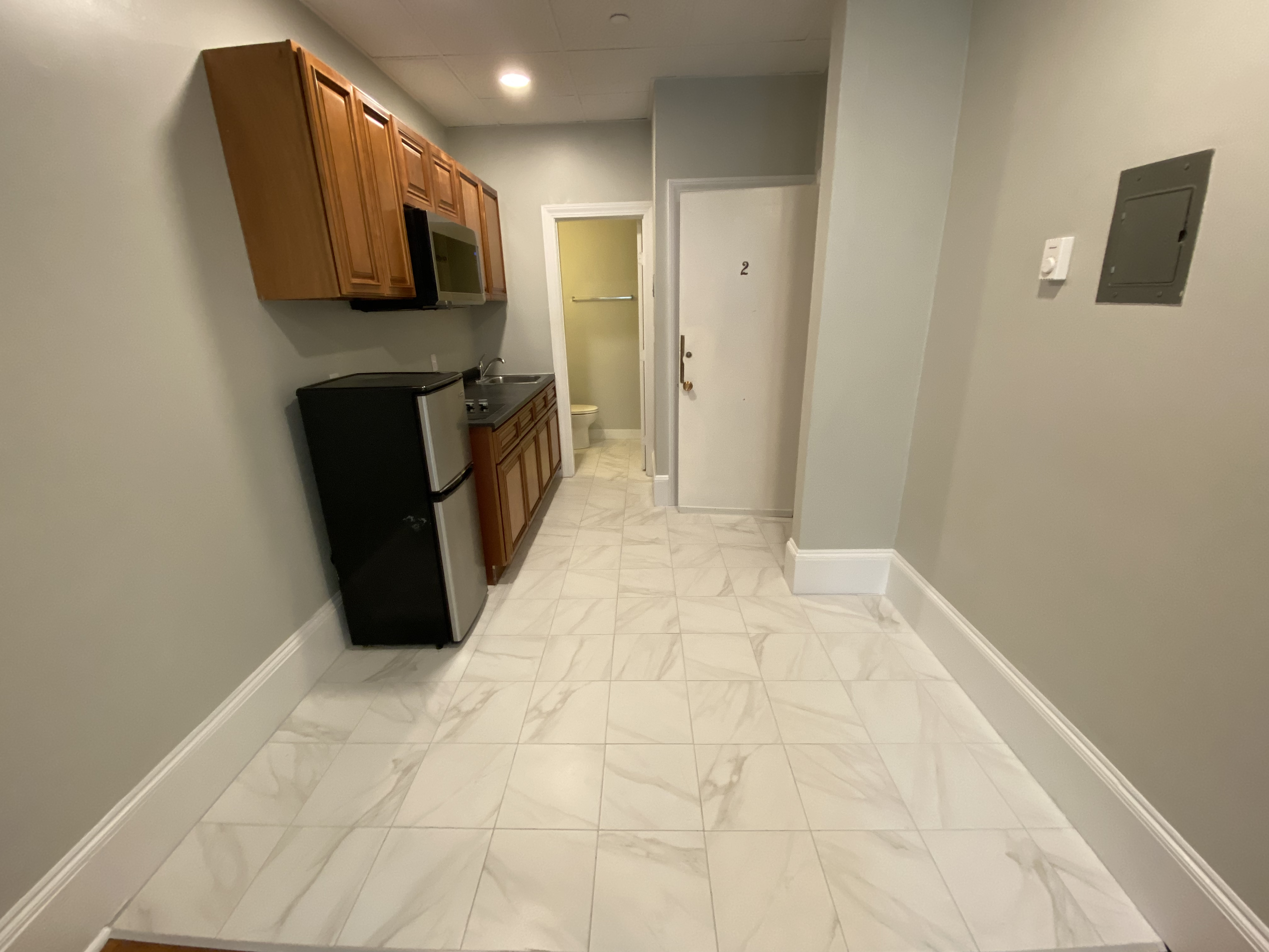 Studio bed, 1 bath apartment for rent at 506 Beacon St Unit 2, Back Bay — photo 2 of 10