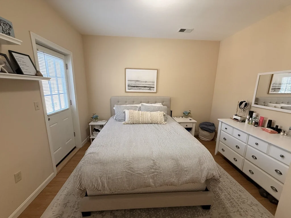 1 bed, 1 bath apartment for rent at 506 E 8th St Unit 2, South Boston — photo 5 of 6