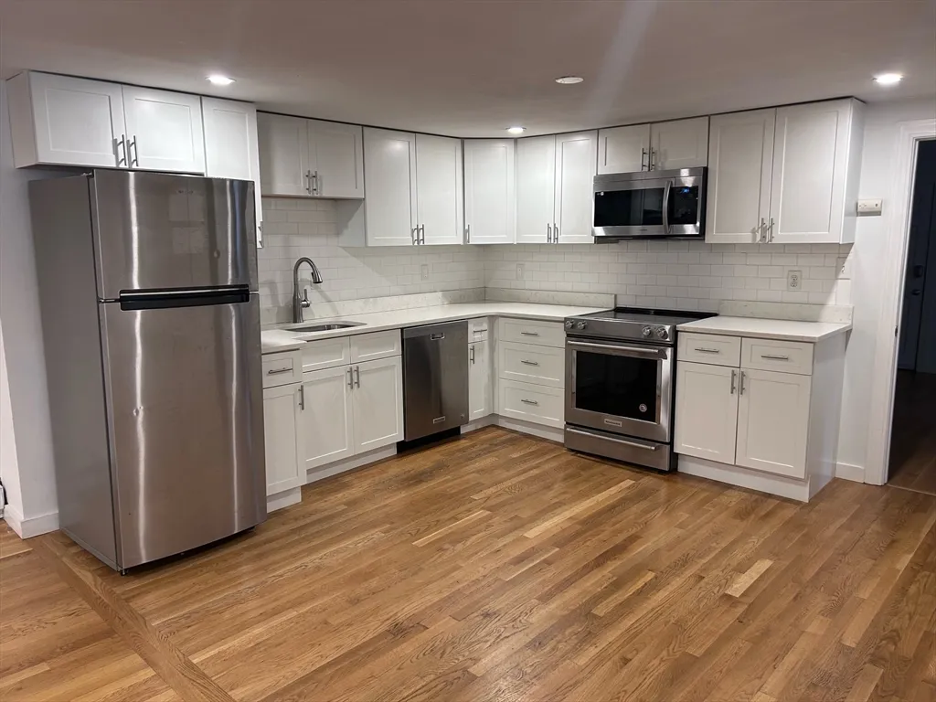 2 bed, 1 bath apartment for rent at 506 East Broadway Unit 19G, South Boston — photo 2 of 8
