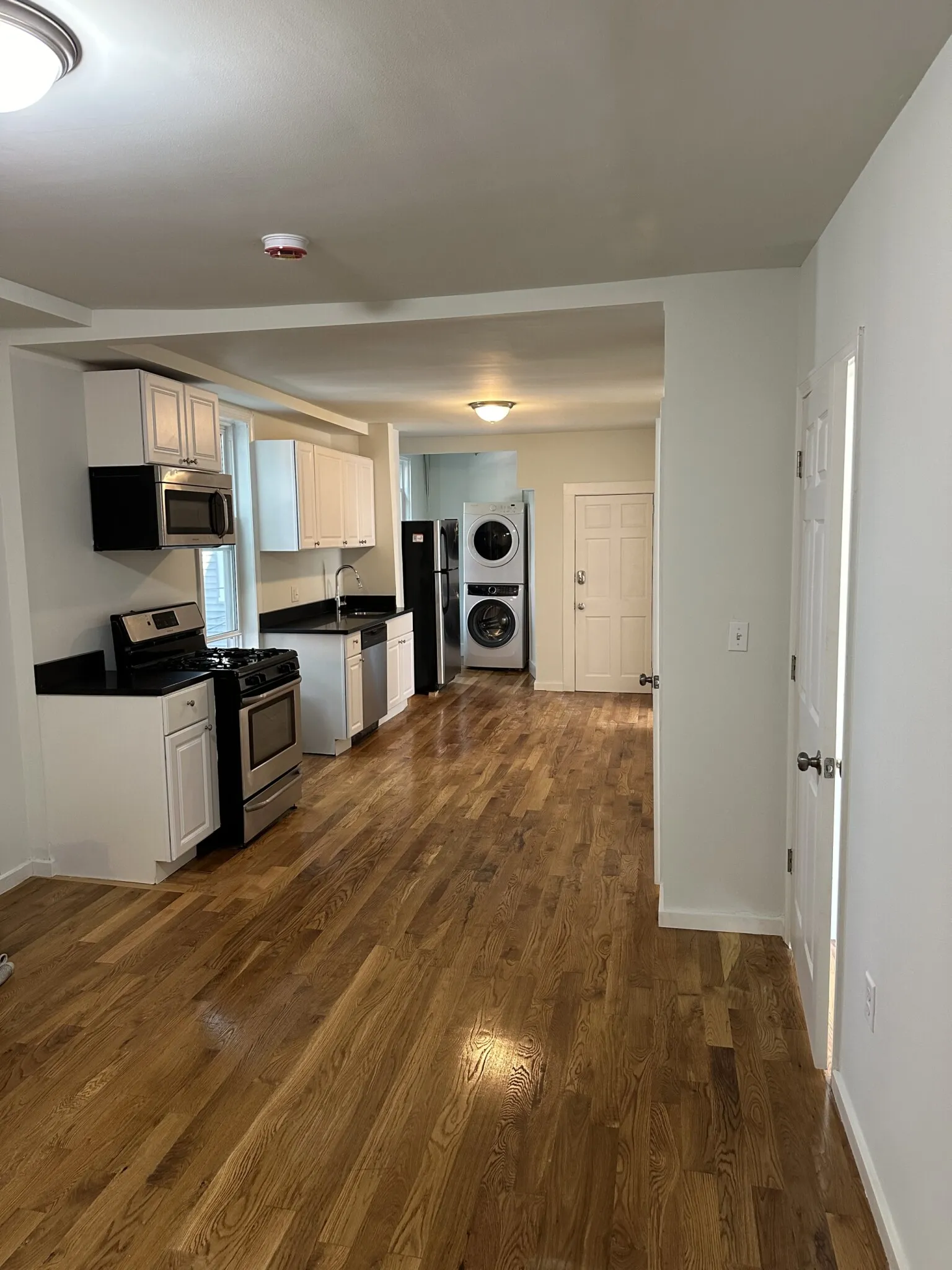 2 bed, 1 bath apartment for rent at 506 East Broadway Unit 2, South Boston — photo 11 of 13