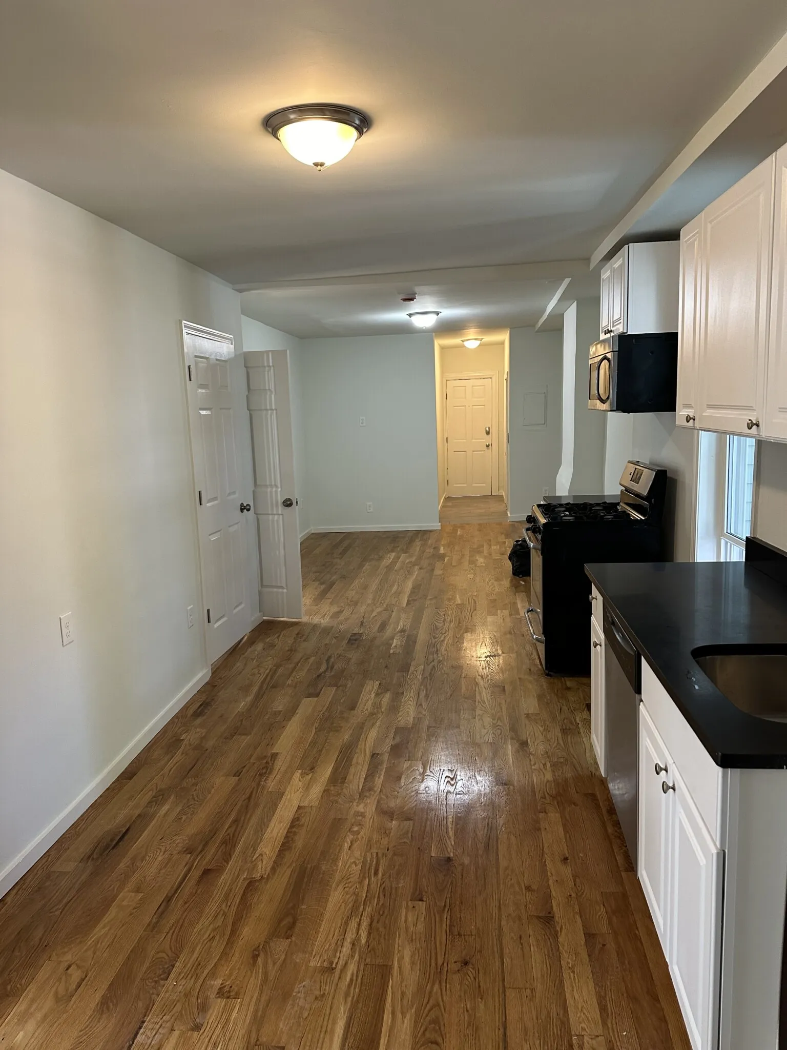 2 bed, 1 bath apartment for rent at 506 East Broadway Unit 4, South Boston — photo 1 of 13