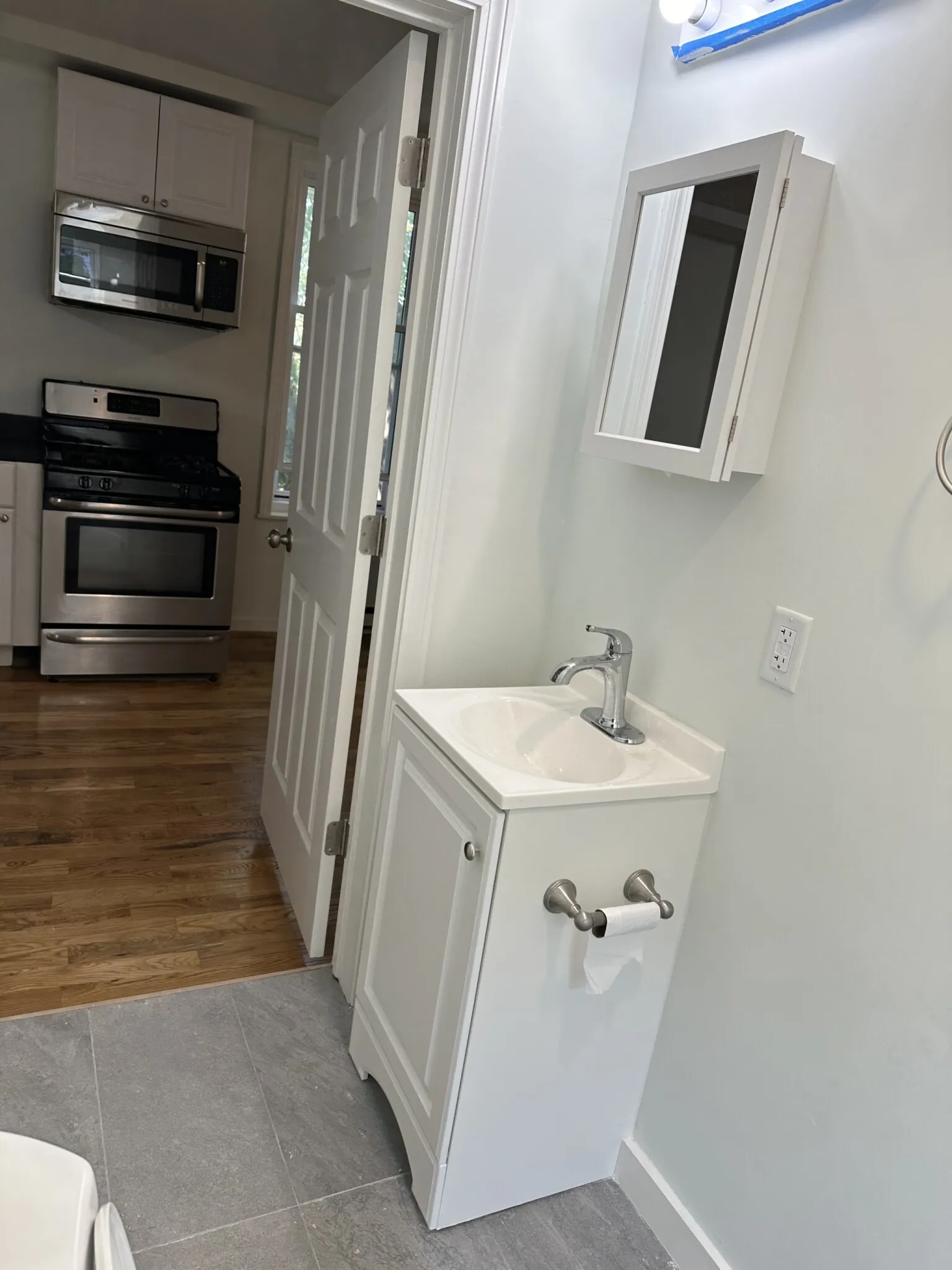 2 bed, 1 bath apartment for rent at 506 East Broadway Unit 4, South Boston — photo 8 of 13
