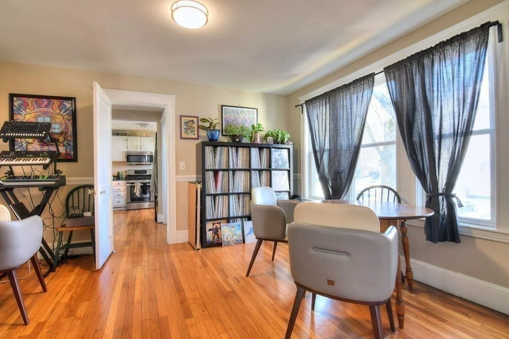 3 bed, 1 bath apartment for rent at 506 Washington St Unit A, Boston — photo 6 of 15