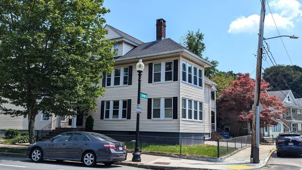 3 bed, 1 bath apartment for rent at 506 Washington St Unit B, Brighton