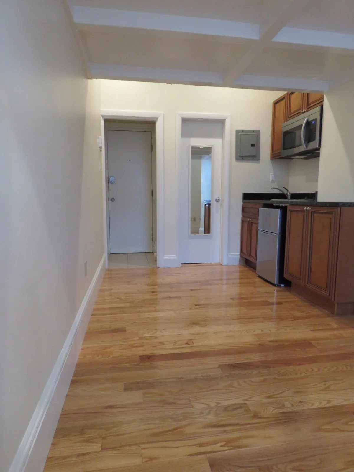 Studio bed, 1 bath apartment for rent at 507 Beacon St Unit 6, Back Bay — photo 6 of 7