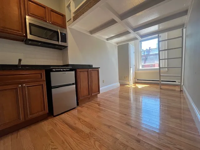 Studio bed, 1 bath apartment for rent at 507 Beacon St Unit 6, Back Bay — photo 4 of 7