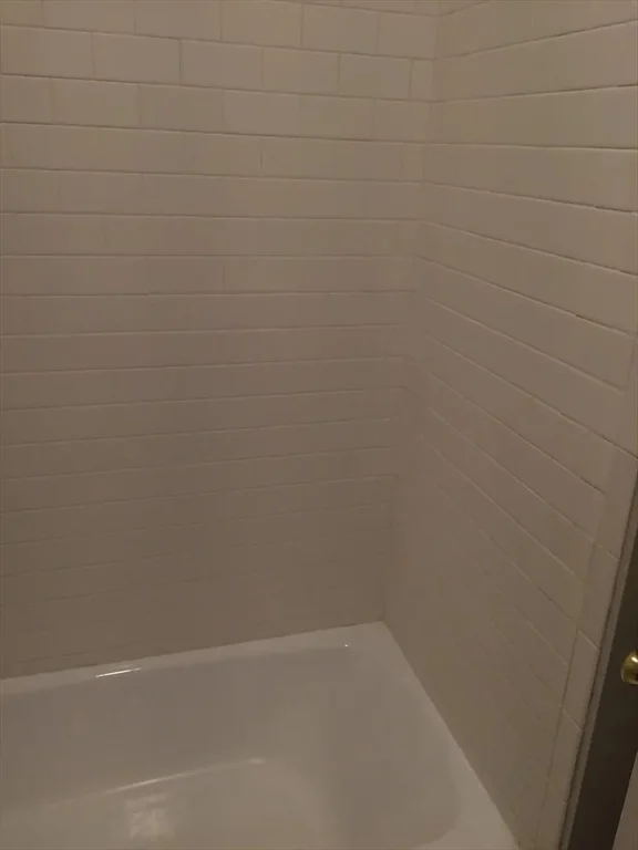 3 bed, 1 bath apartment for rent at 507 E 3rd St Unit 3, South Boston — photo 5 of 18