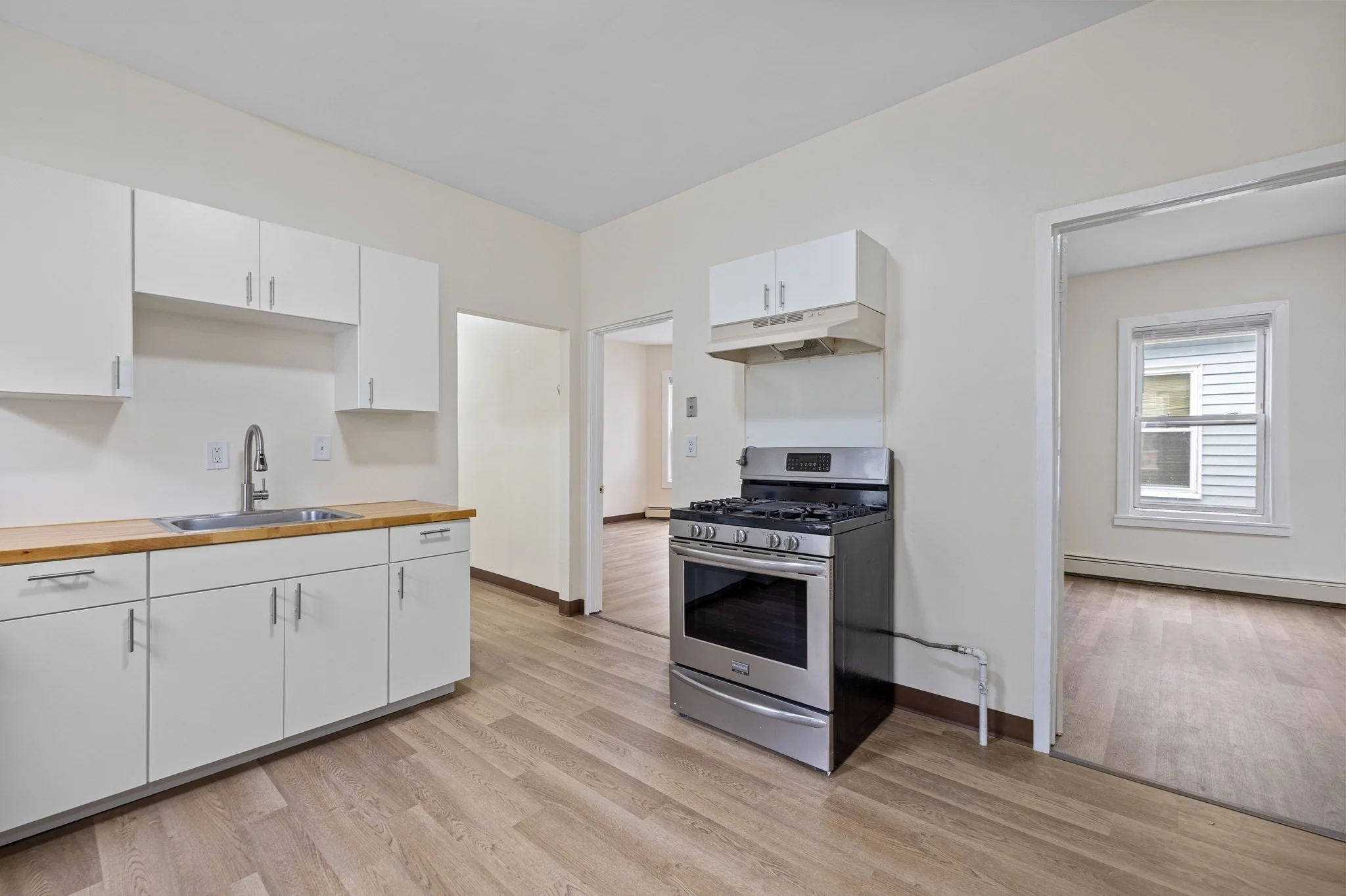 3 bed, 1 bath apartment for rent at 507 Geneva Ave Unit 3, Dorchester — photo 6 of 22