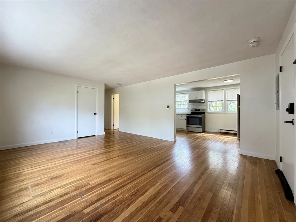2 bed, 1 bath apartment for rent at 507 Main St Unit 2, Walpole — photo 4 of 16