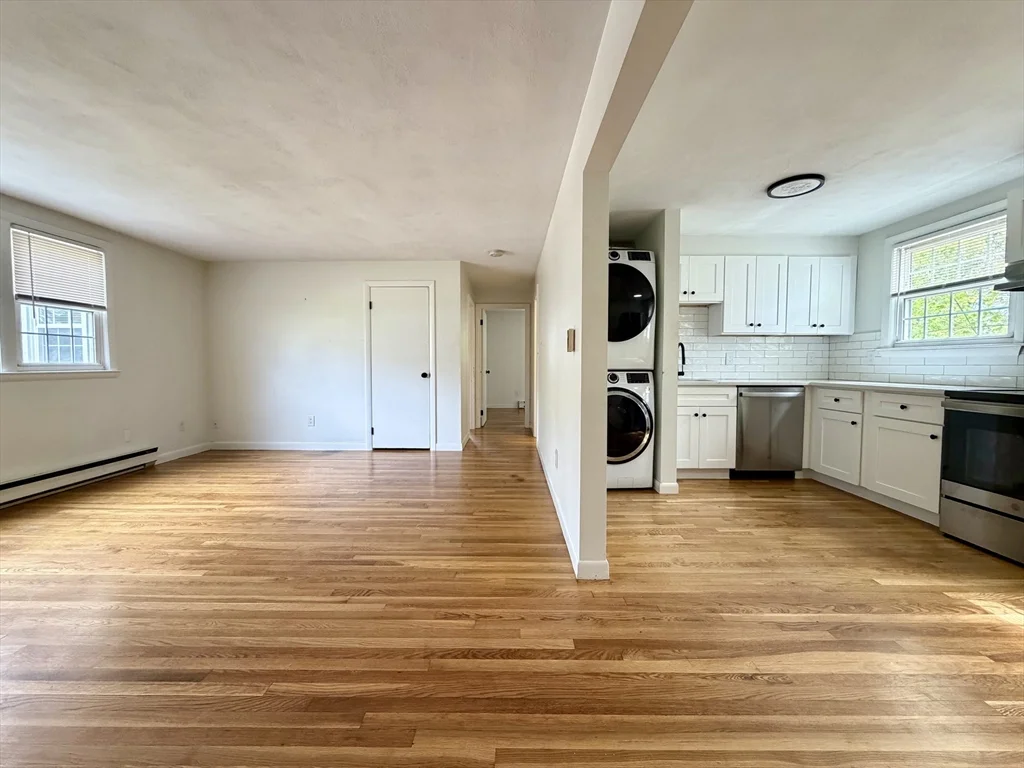 2 bed, 1 bath apartment for rent at 507 Main St Unit 2, Walpole — photo 2 of 16