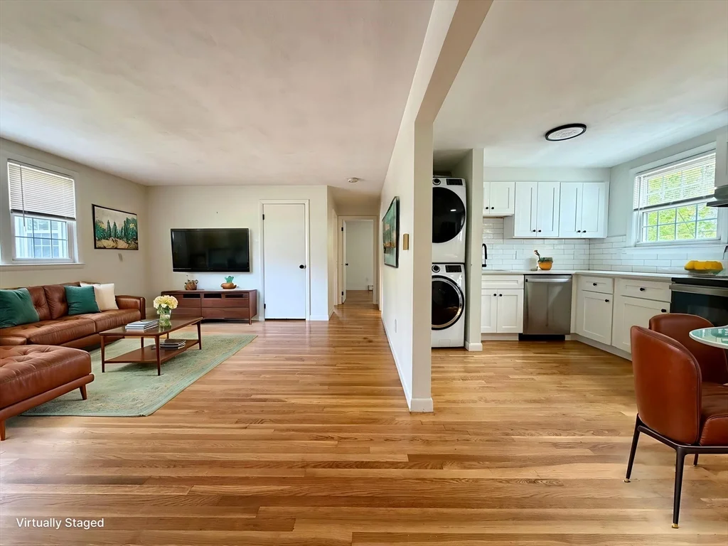 2 bed, 1 bath apartment for rent at 507 Main St Unit 2, Walpole — photo 1 of 16