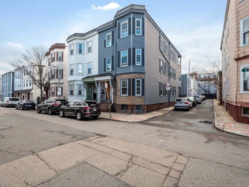 5 bed, 2 bath apartment for rent at 509 3rd St Unit 2, South Boston — photo 11 of 11