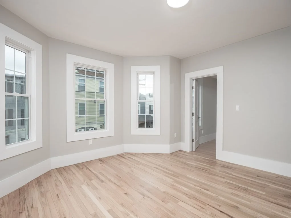 5 bed, 2 bath apartment for rent at 509 3rd St Unit 2, South Boston — photo 5 of 11