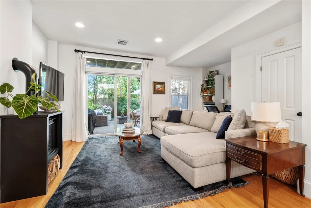 2 bed, 1 bath apartment for rent at 509 E 8th St Unit 1, South Boston — photo 1 of 23