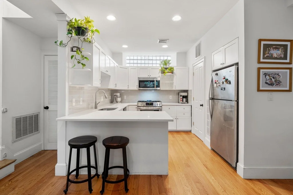 2 bed, 1 bath apartment for rent at 509 E 8th St Unit 1, South Boston — photo 5 of 23