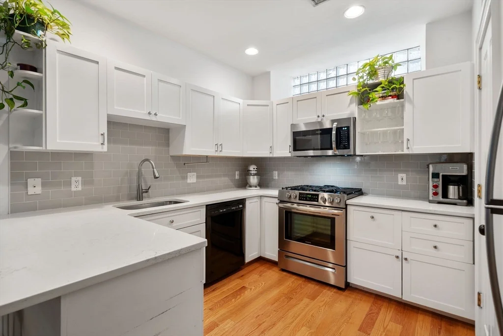 2 bed, 1 bath apartment for rent at 509 E 8th St Unit 1, South Boston — photo 6 of 23