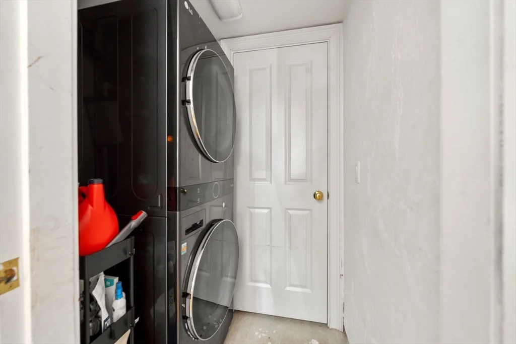2 bed, 1 bath apartment for rent at 509 E 8th St Unit 1, South Boston — photo 21 of 23