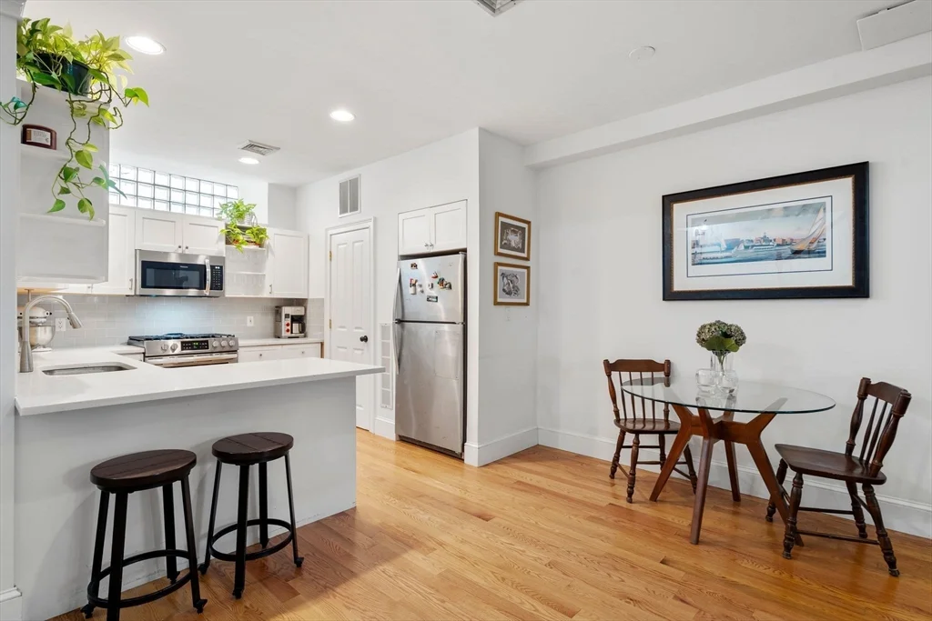 2 bed, 1 bath apartment for rent at 509 E 8th St Unit 1, South Boston — photo 4 of 23