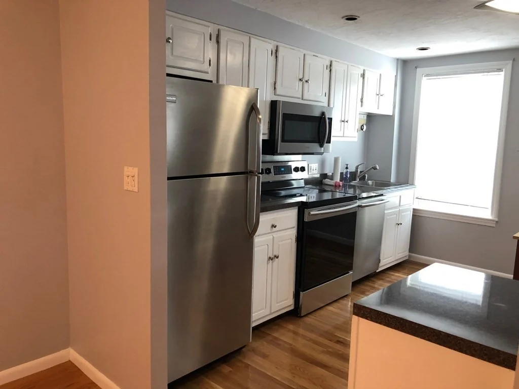2 bed, 1 bath apartment for rent at 509 E Broadway Unit 3, South Boston — photo 4 of 15