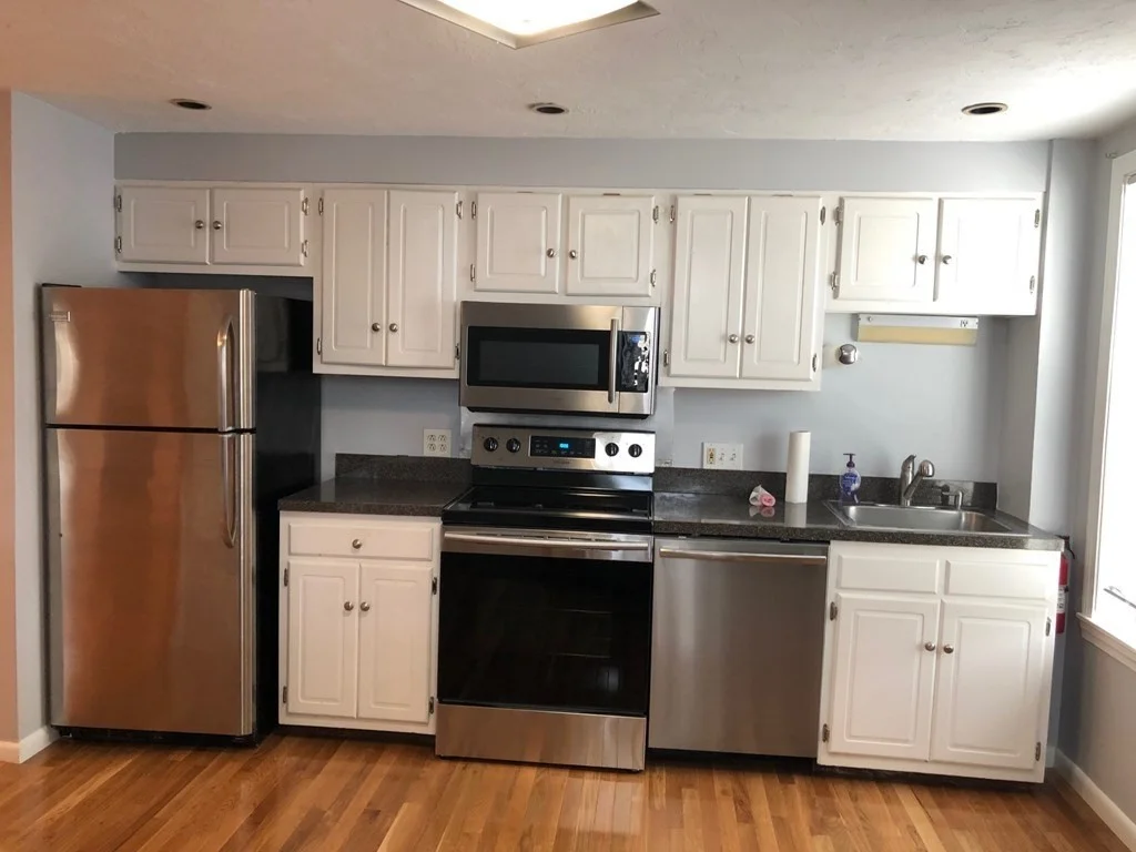 2 bed, 1 bath apartment for rent at 509 E Broadway Unit 3, South Boston — photo 1 of 15