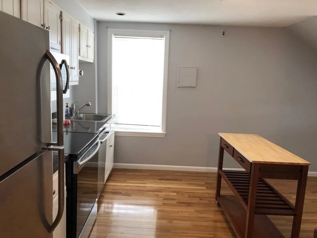 2 bed, 1 bath apartment for rent at 509 E Broadway Unit 3, South Boston — photo 2 of 15