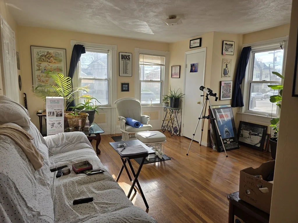 1 bed, 1 bath apartment for rent at 509 Main St Unit 2, Waltham — photo 3 of 5