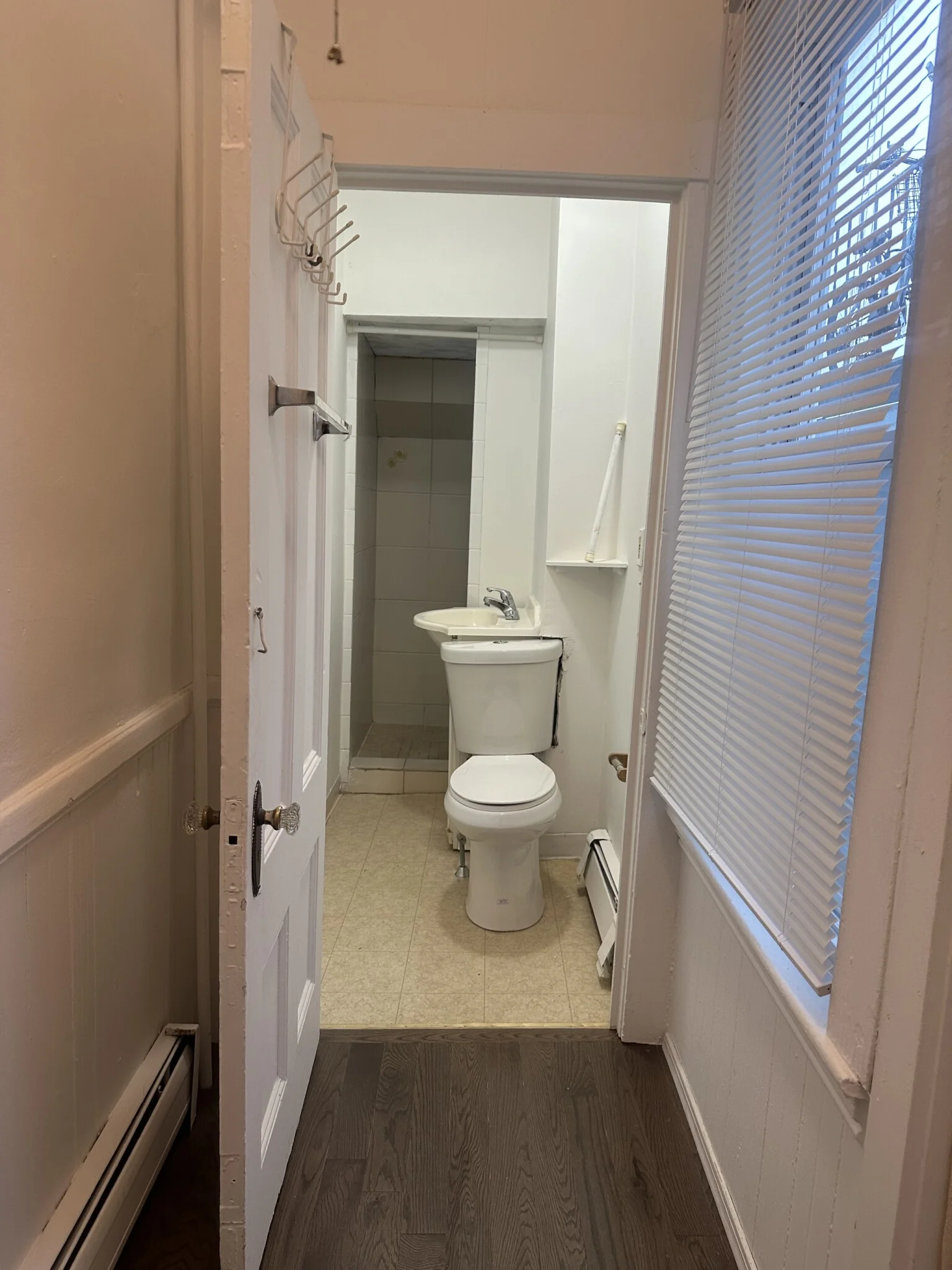 1 bed, 1 bath apartment for rent at 509 Medford St Unit R, Magoun Square — photo 10 of 11