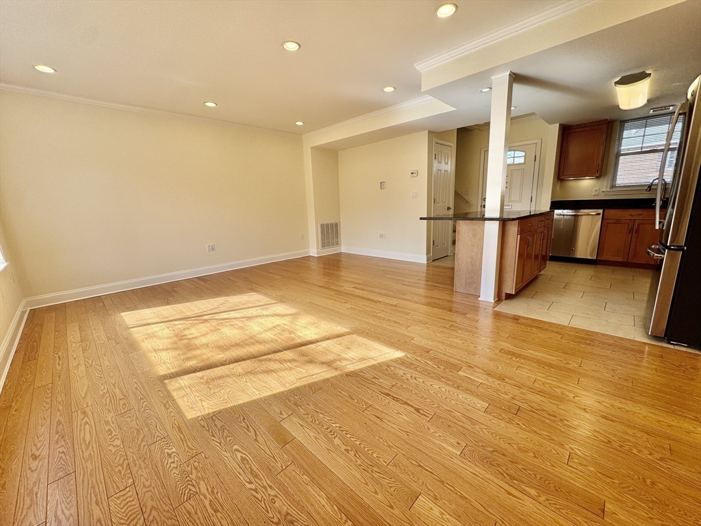 1 bed, 1 bath apartment for rent at 509 Vfw Pkwa Unit 509, Brookline — photo 4 of 9
