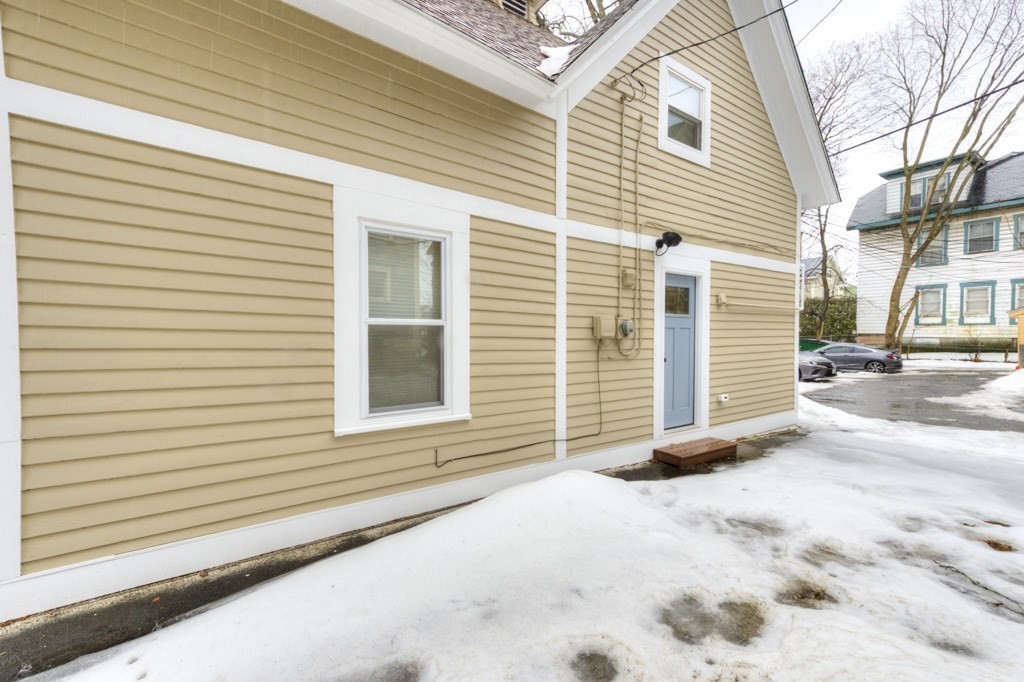 3 bed, 2 bath apartment for rent at 51-A Cedar St, Downtown — photo 3 of 31