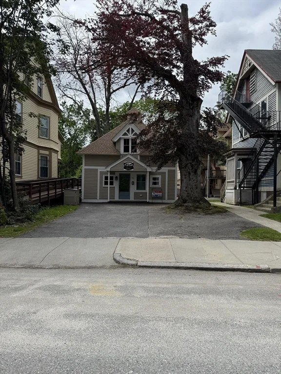 3 bed, 2 bath apartment for rent at 51-A Cedar St, Union Hill — photo 4 of 33