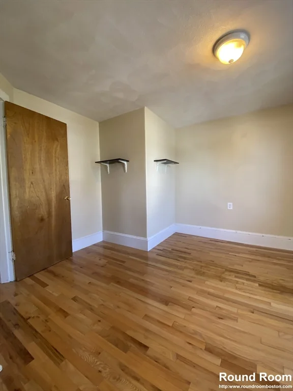 4 bed, 1 bath apartment for rent at 51 Aldie Unit 3, Lower Allston — photo 2 of 8