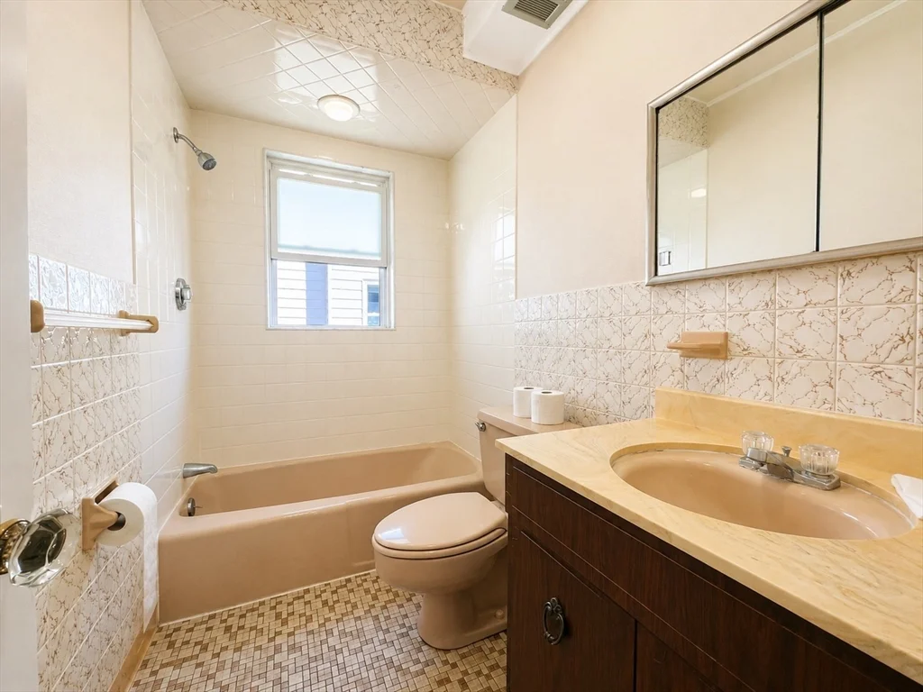 2 bed, 1 bath apartment for rent at 51 Alma Ave Unit 1, Belmont — photo 8 of 13