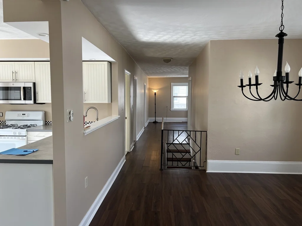 2 bed, 1 bath apartment for rent at 51 Atlantic St Unit 1, Winthrop — photo 5 of 13