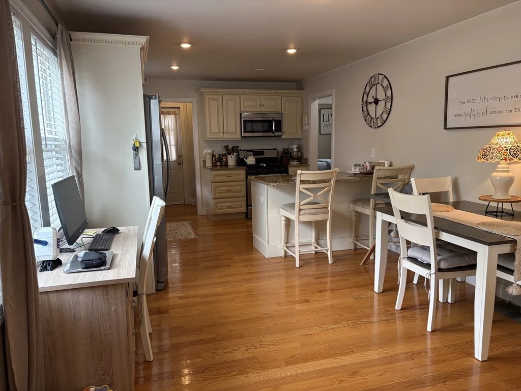 2 bed, 1 bath apartment for rent at 51 Avalon Ave Unit 51, Quincy — photo 6 of 20
