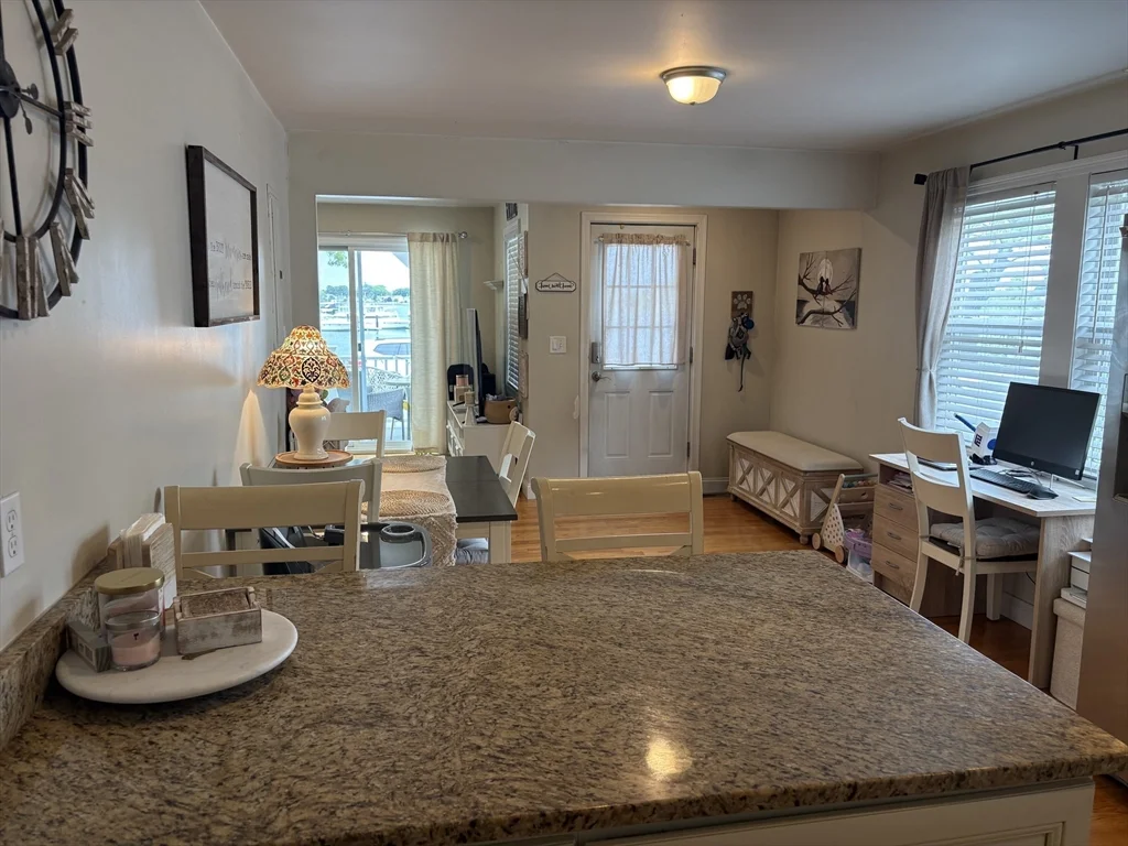 2 bed, 1 bath apartment for rent at 51 Avalon Ave Unit 51, Quincy — photo 7 of 20