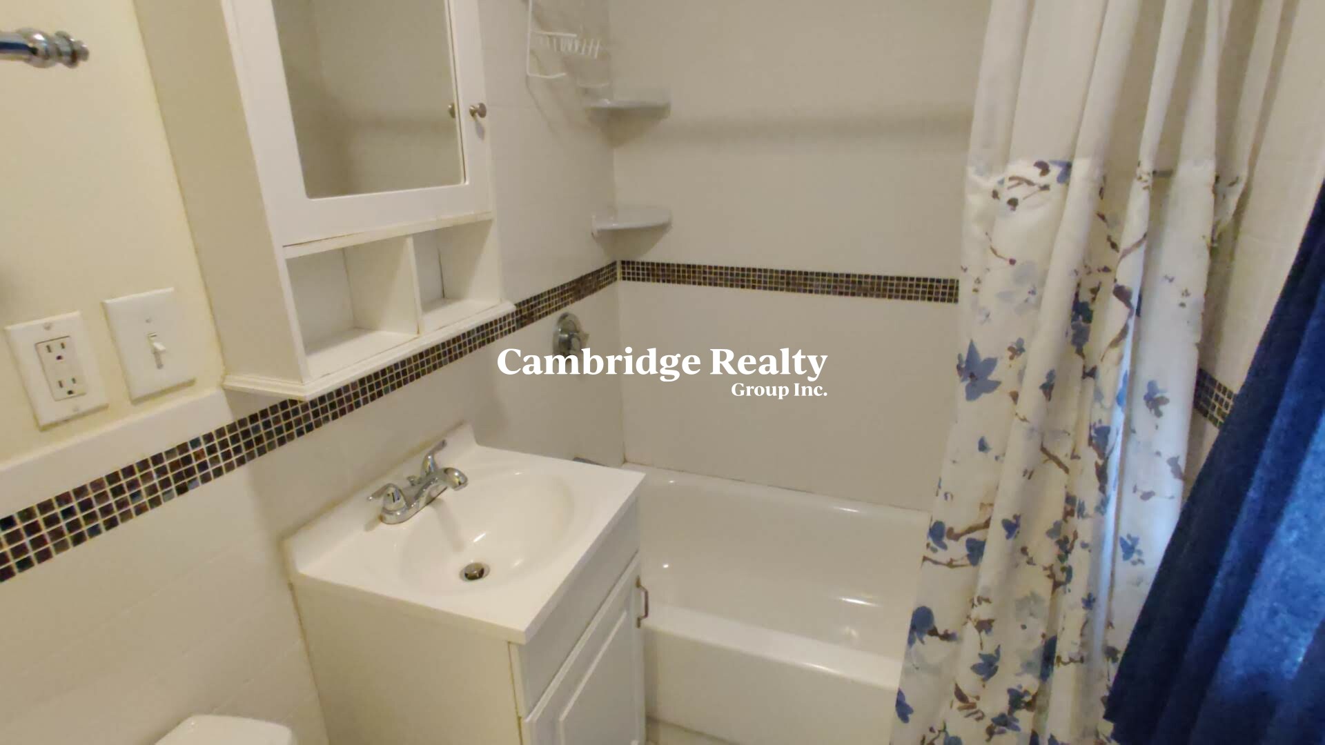 4 bed, 2 bath apartment for rent at 51 Bay State Ave Unit 1T, Powder House Square — photo 14 of 27