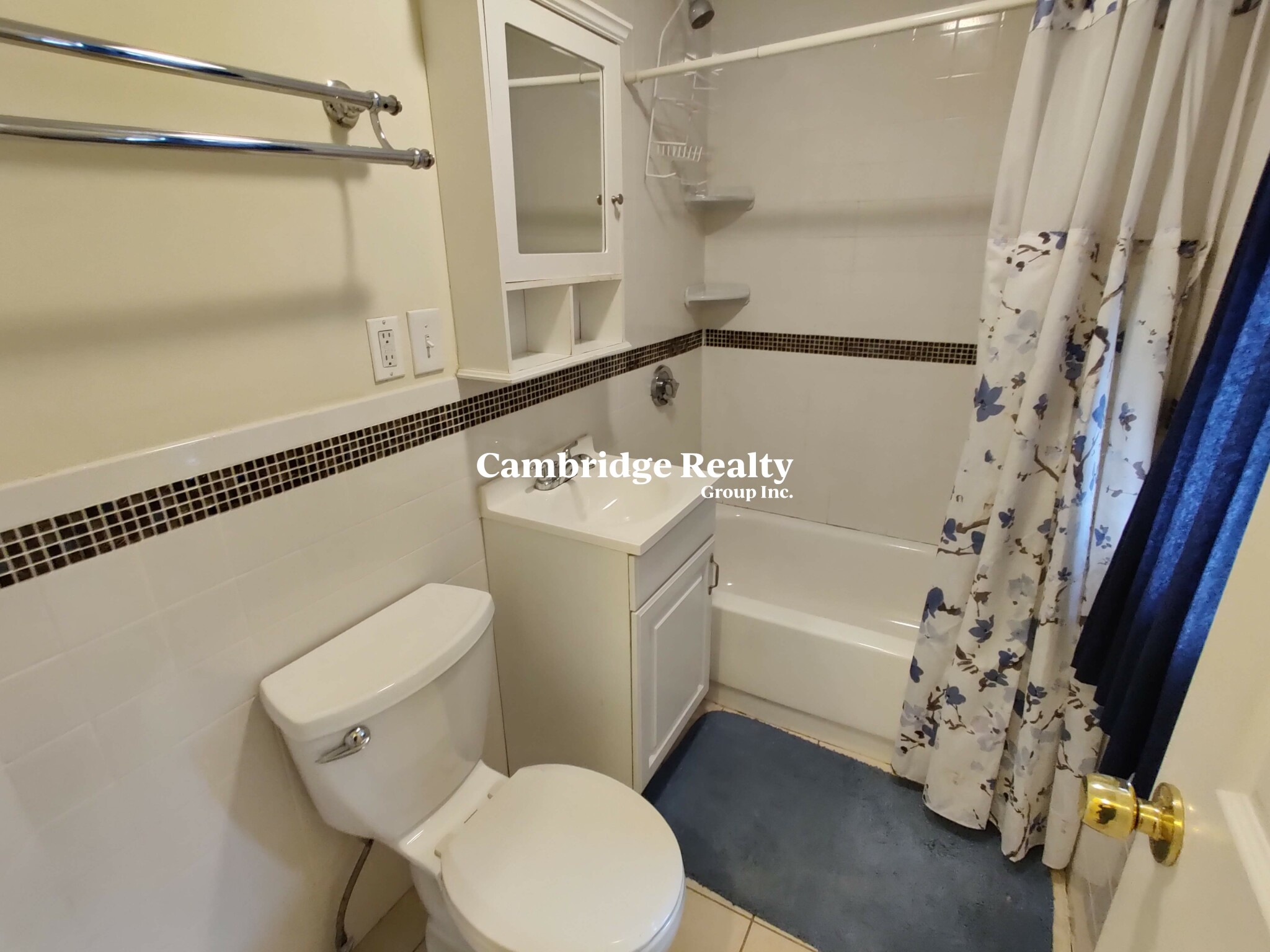 4 bed, 2 bath apartment for rent at 51 Bay State Ave Unit 1T, Powder House Square — photo 15 of 27